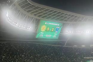 欧联杯1/4决赛抽签实时更新：AC米兰vs罗马！